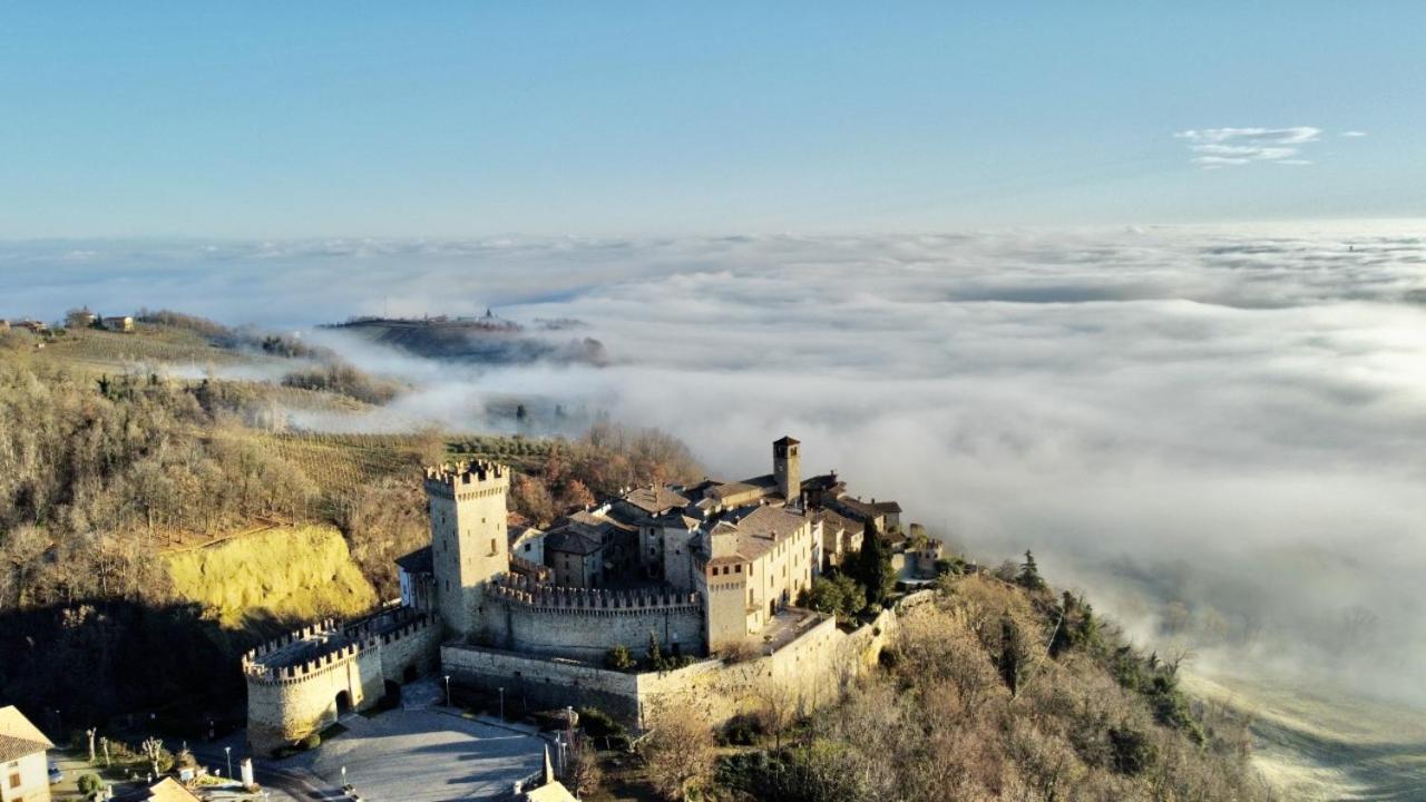 Ca' Del Passero B&B Vigoleno ภายนอก รูปภาพ